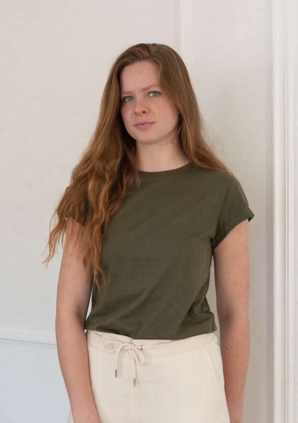Olive green T-shirt | Rolled sleeve